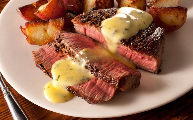 Pepper-Crusted Filet Mignon with Bearnaise Sauce recipe
