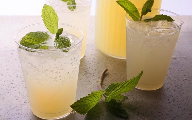 Ginger Mojitos for a Crowd