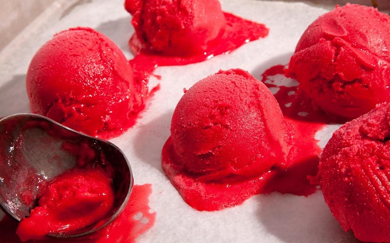 Easy Homemade Raspberry Sorbet
