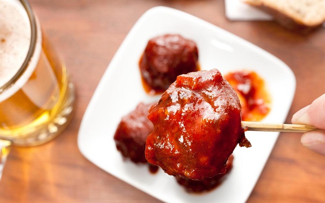 Elk Meatballs with Bourbon Barbecue Sauce recipe