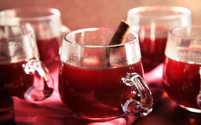 Smoking Bishop (mulled red wine with port)