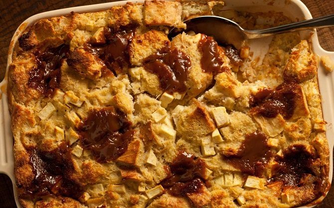 Caramel Apple and Cinnamon Breakfast Casserole