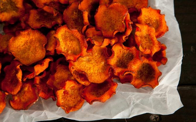 Homemade Sweet Potato Crisps with Smoked Paprika (Barbecue Sweet Potato Chips)