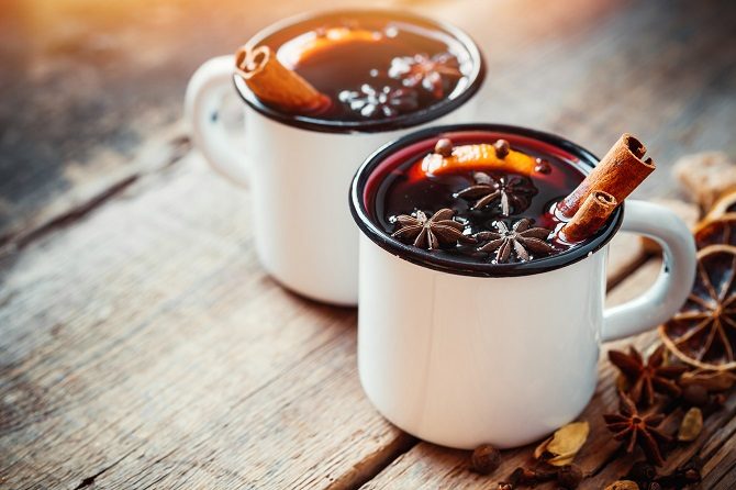 Mulled Wine: The Warm, Fall Beverage to Serve at Your Next Dinner Party