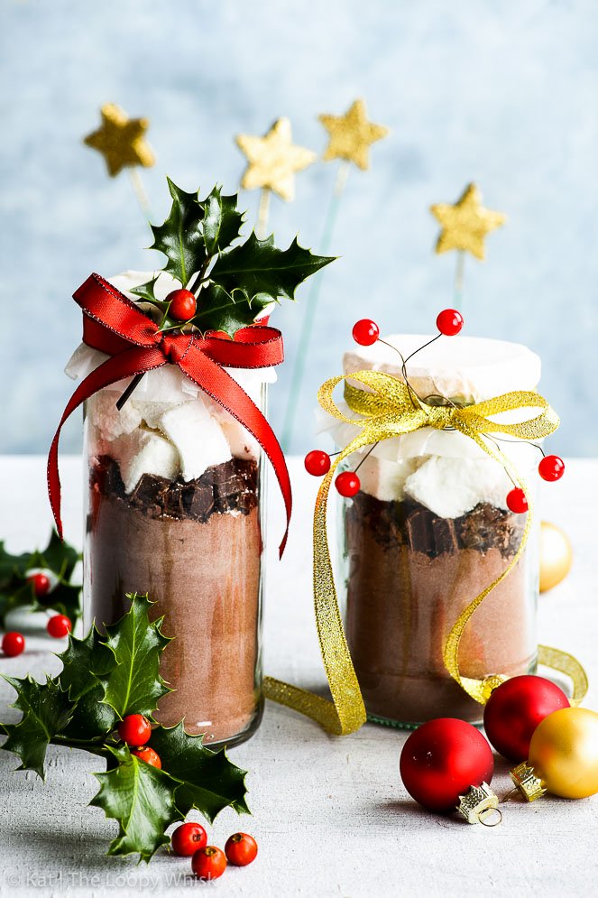 Mason Jar Hot Chocolate DIY Christmas Gifts | Gifts In A Jar That Are Oh So Cute And Easy To DIY | drink mix gifts in a jar