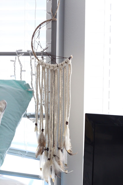 Crescent Moon Dreamcatcher | Unique Bohemian Gypsy Dreamcatchers Ideas Perfect For Homemade Gifts