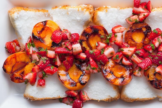 Grilled Apricots and Herbed Strawberry Salsa recipe