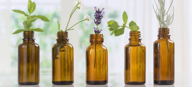 Essential oils benefits - Dr. Axe
