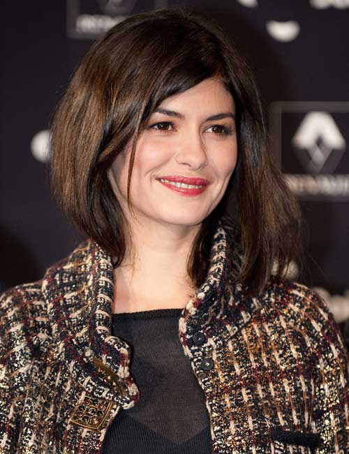 Wavy Bob With Deep Parting